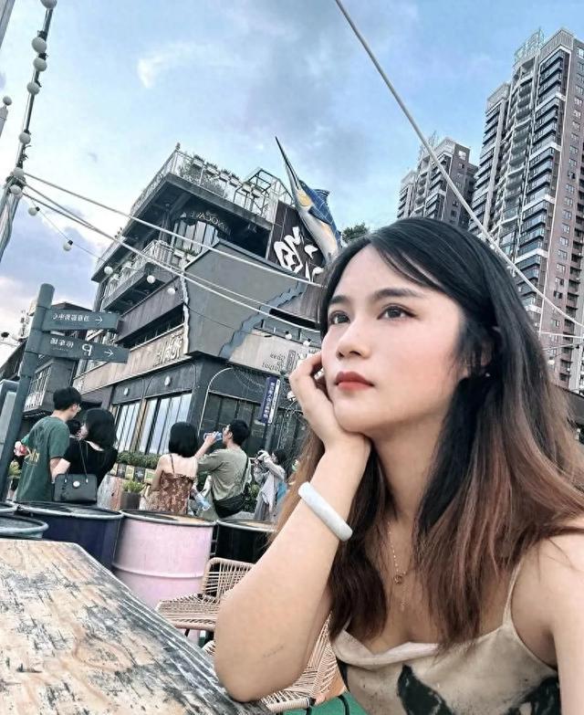 印度朋友从顺德回来后，一直摇头说，你们中国已经是超一等国家了他落地广州白云的