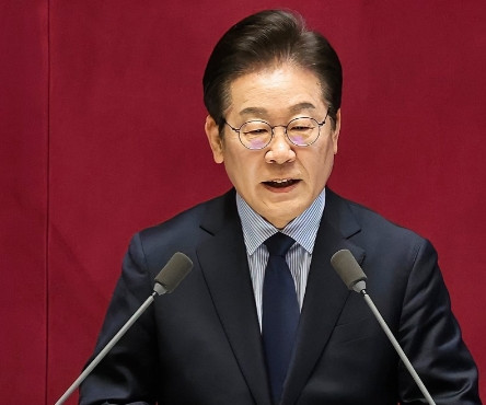 李在明承诺共同富裕当地时间6月26日，李在明在国会发表演讲，呼吁国会及时补处理