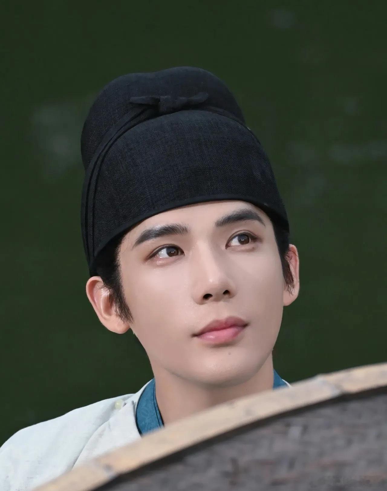 1.王安宇在接触陆川导演的一部悬疑惊悚电影，只是接触，具体开机时间还没有定。2.