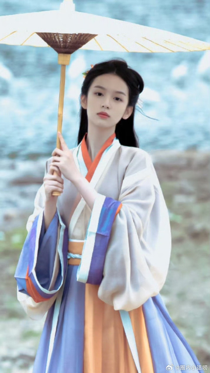 有些男女明星合作的重合度很高田曦薇合作的男明星：张凌赫，王鹤棣，小曾白鹿合作的男