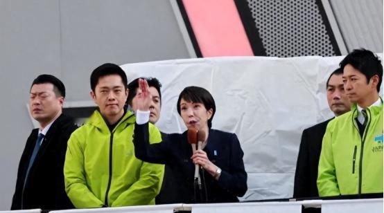 中方开始清场？日本下令，所有渔船撤离钓鱼岛，高市当众哭泣！ 就在高市街头落泪