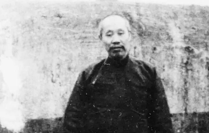 周总理一生最得力10大助手都有谁？1.董必武2.廖承志3.陈赓4.潘汉年