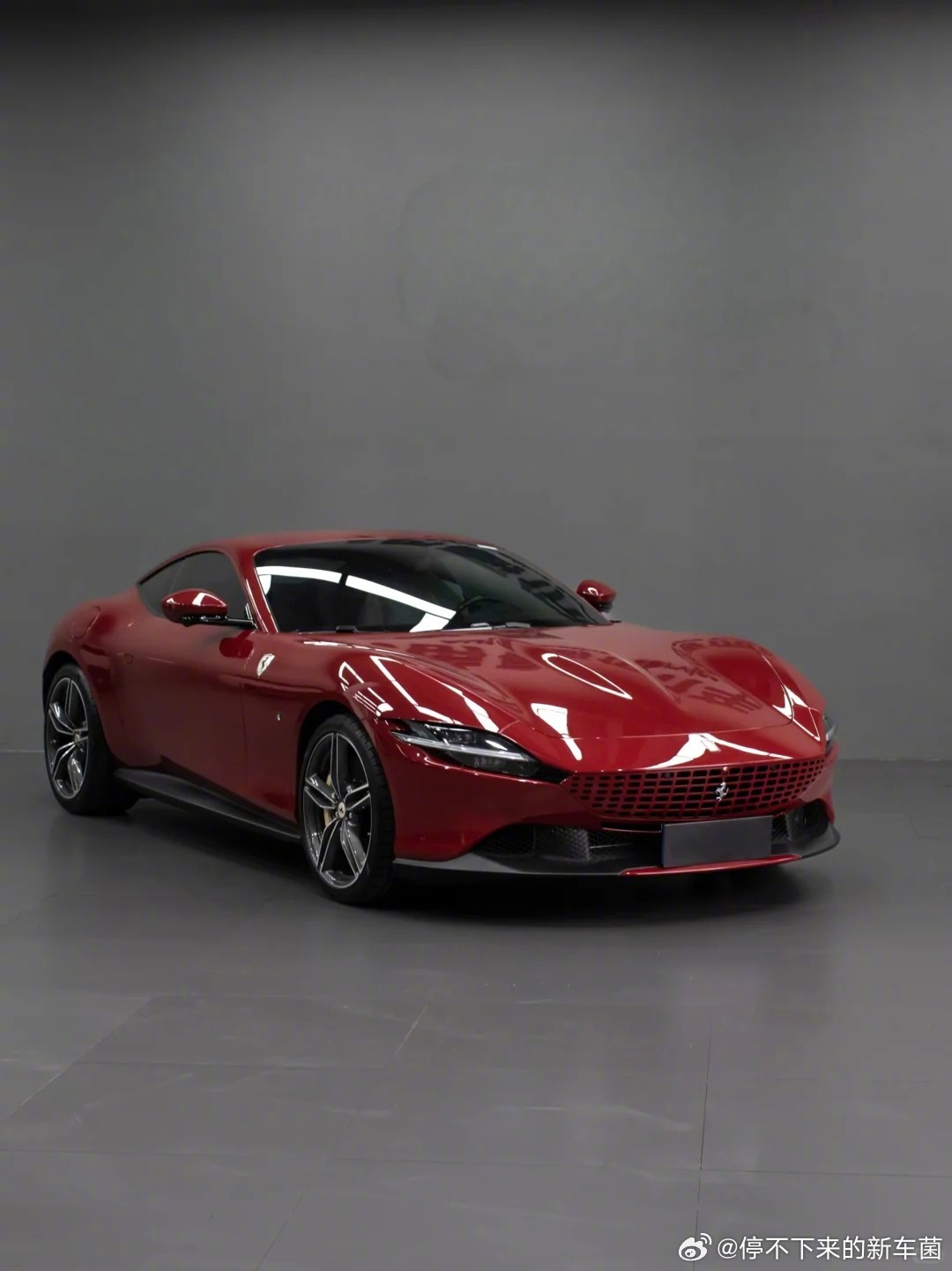 RossoMugello穆杰罗红色法拉利ROMA，质感太好了