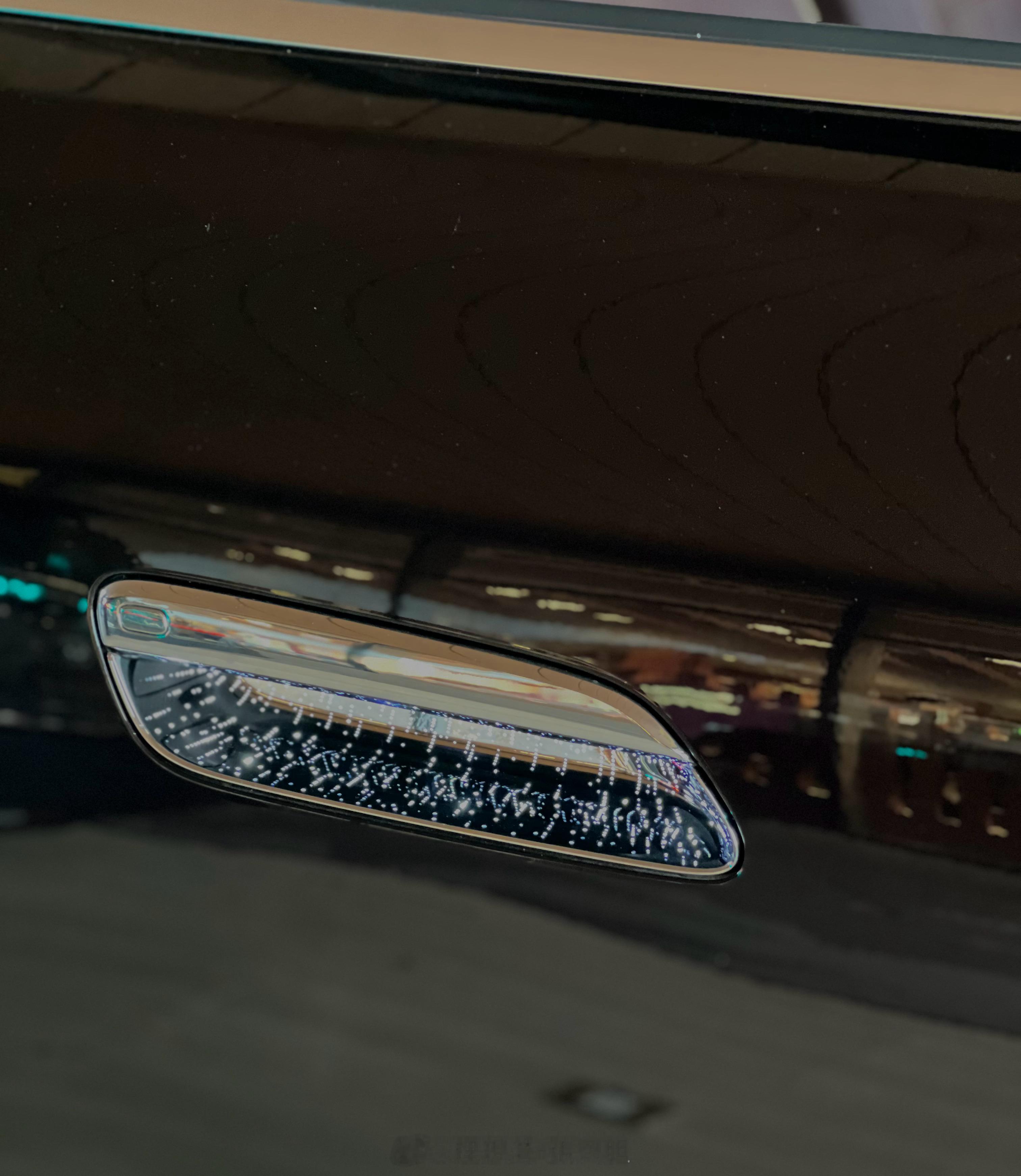 讲真，我个人还是挺喜欢“电动门”这个功能的，不知道理想接下来的新车会不会尝试一下