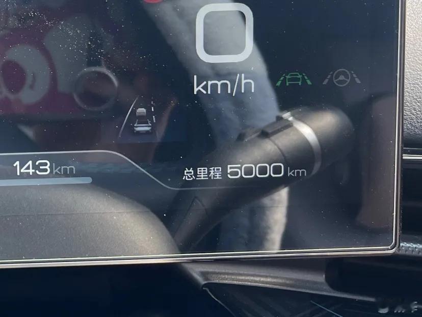 毕竟女车主跟男士对动力的感受是不一样的】海豹2022款700km后驱长续航