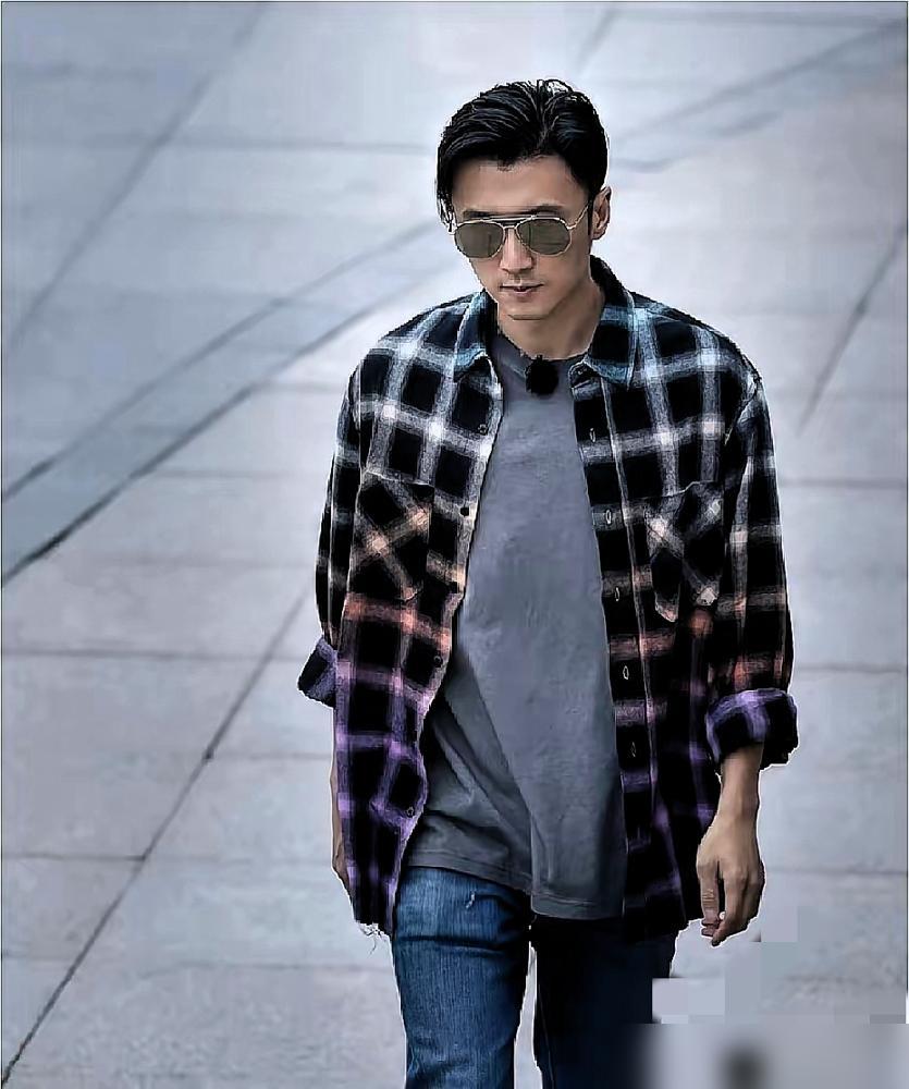 张柏芝没白疼！18岁谢振轩刚到爸爸那边，看到妈妈被追债的负面新闻，立马红着眼想回