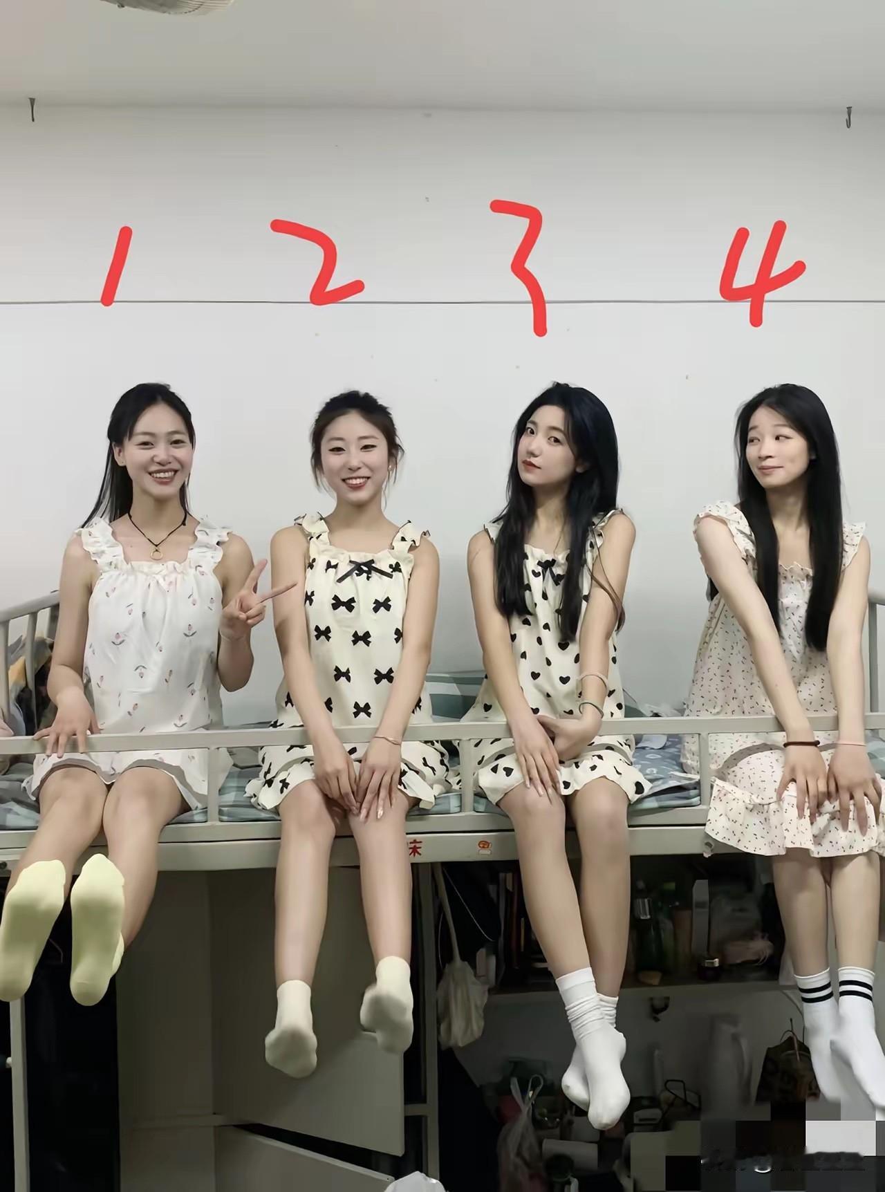 一看就知道,这是一群黄花大闺女?