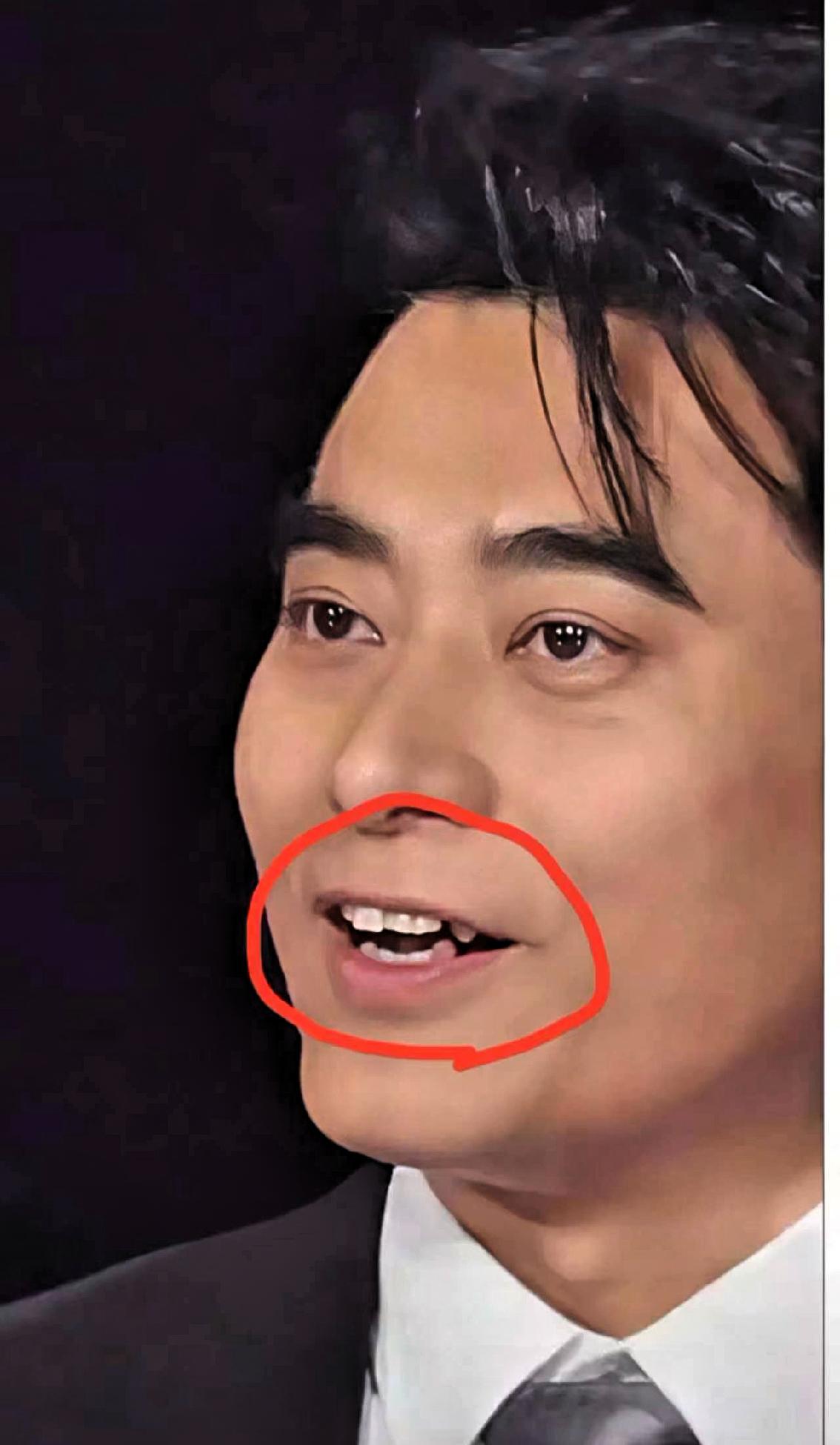 49岁的陈龙，给所有人提了个醒，那就是你可以不帅气，也可以身材不好，但是一定要