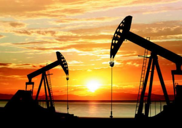 油价要变天？8国突然宣布增产，但真正的信号不简单！就在4月5日，“欧佩克+”8