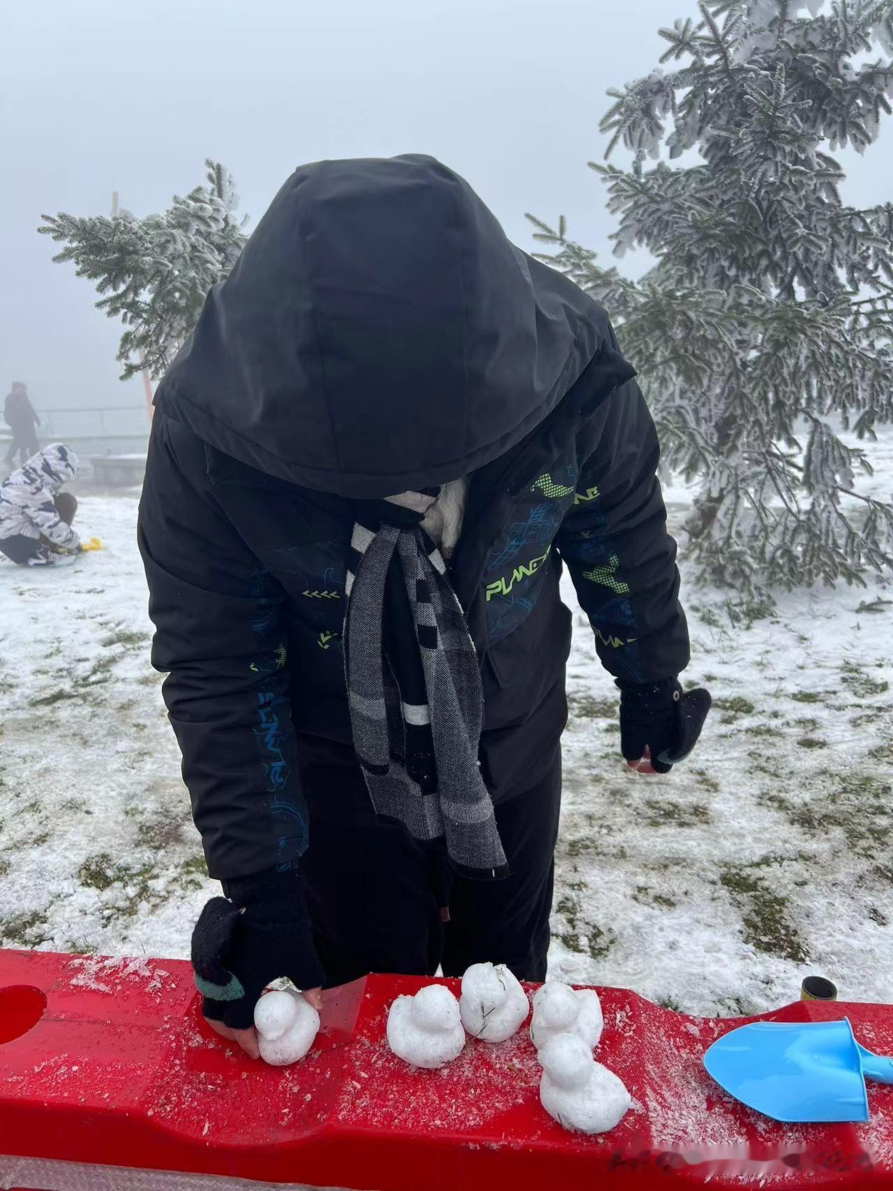 南方这寒冷天气可太磨人了！2026年元旦，大范围雪雨一下，南方就开始降温。之后十