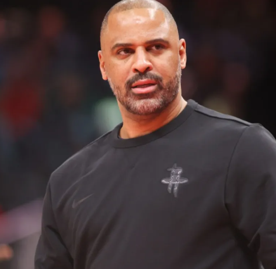 乌杜卡已经完成了在火箭的执教任务乌杜卡三板斧，已经使用完成。这是他的功绩，也是