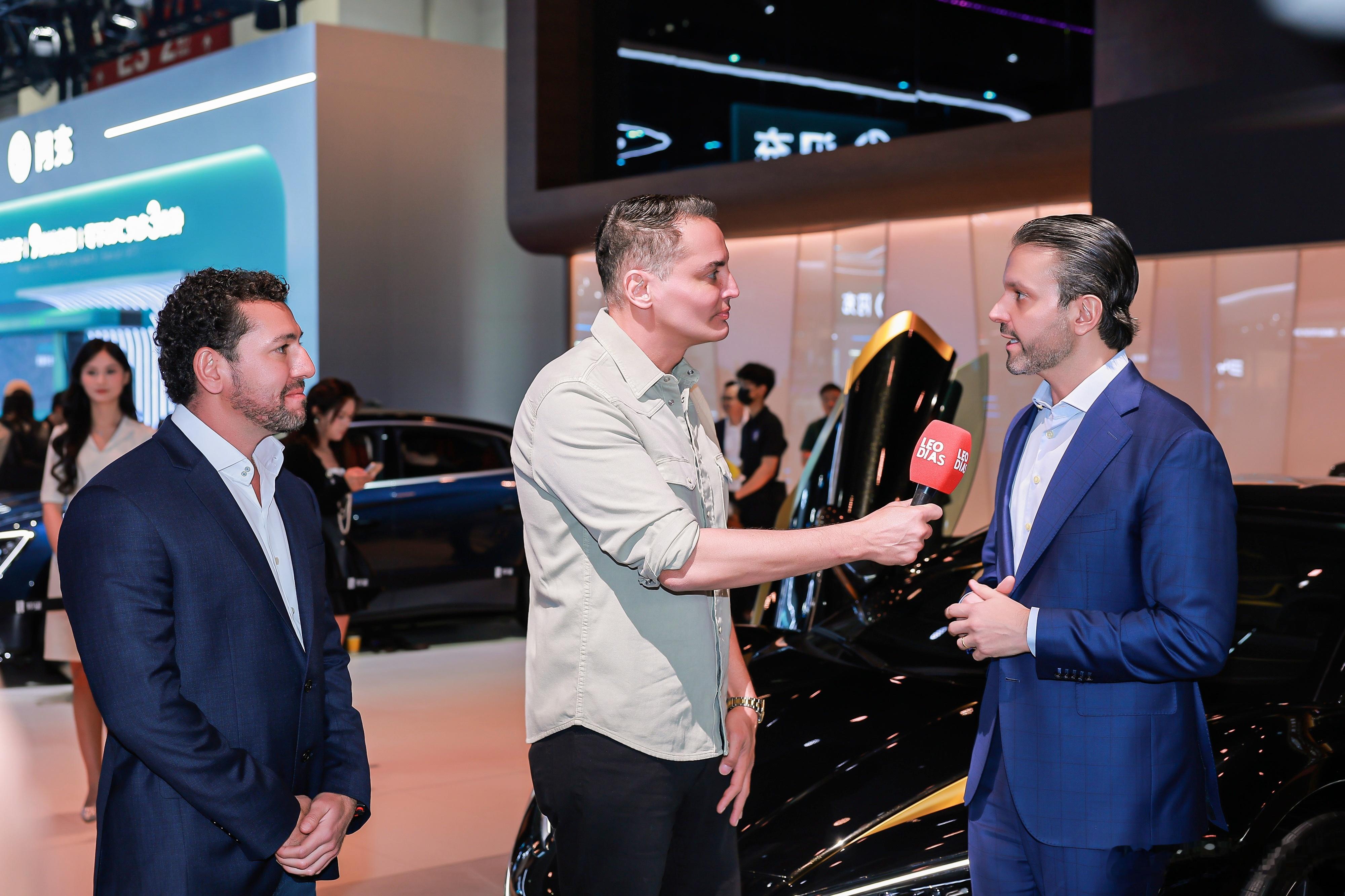 好家伙！北京车展直接被仰望U9X杀疯了！！2000万的国产超跑凭一己之力霸占全场