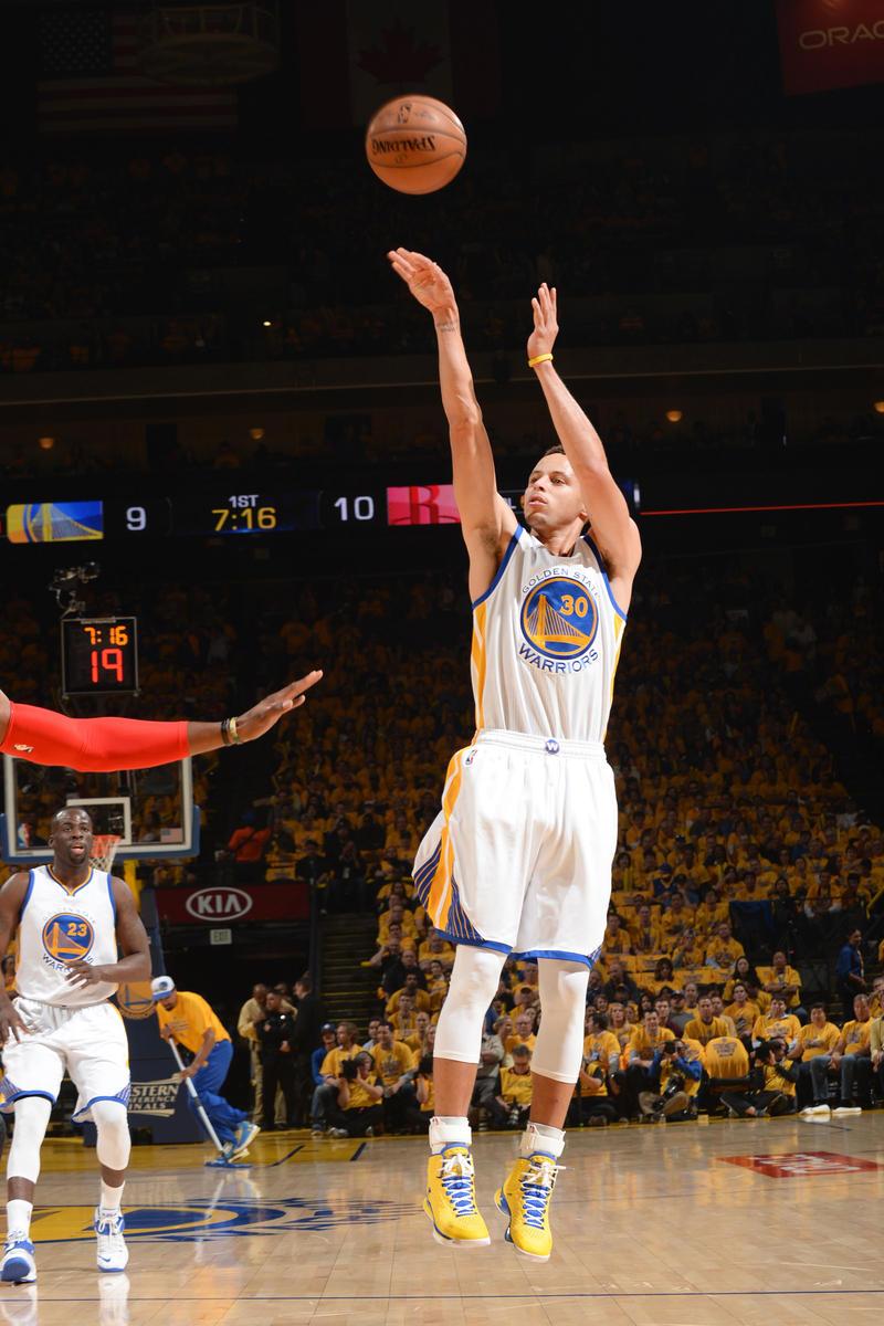 如果库里的选秀报告摆在90年代总经理桌上，会发生什么？时间回到1992年，奥