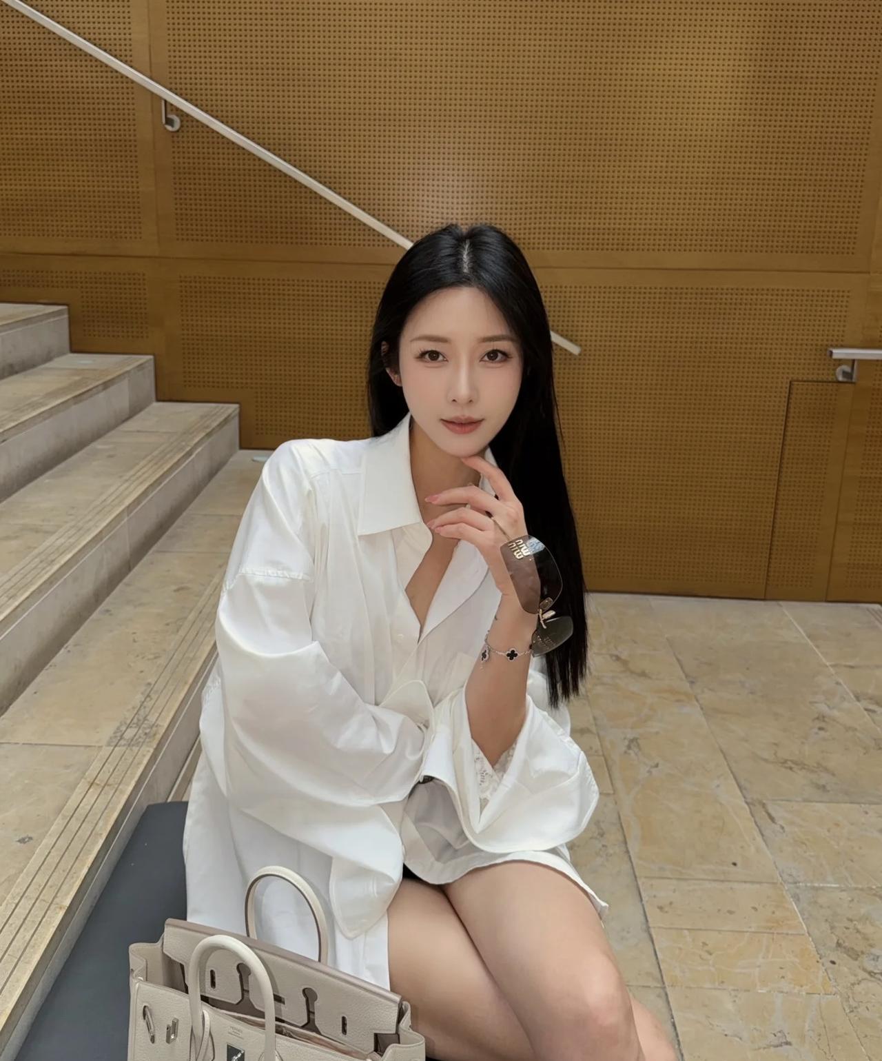 都市雅痞风，黑白配穿搭，时尚出街