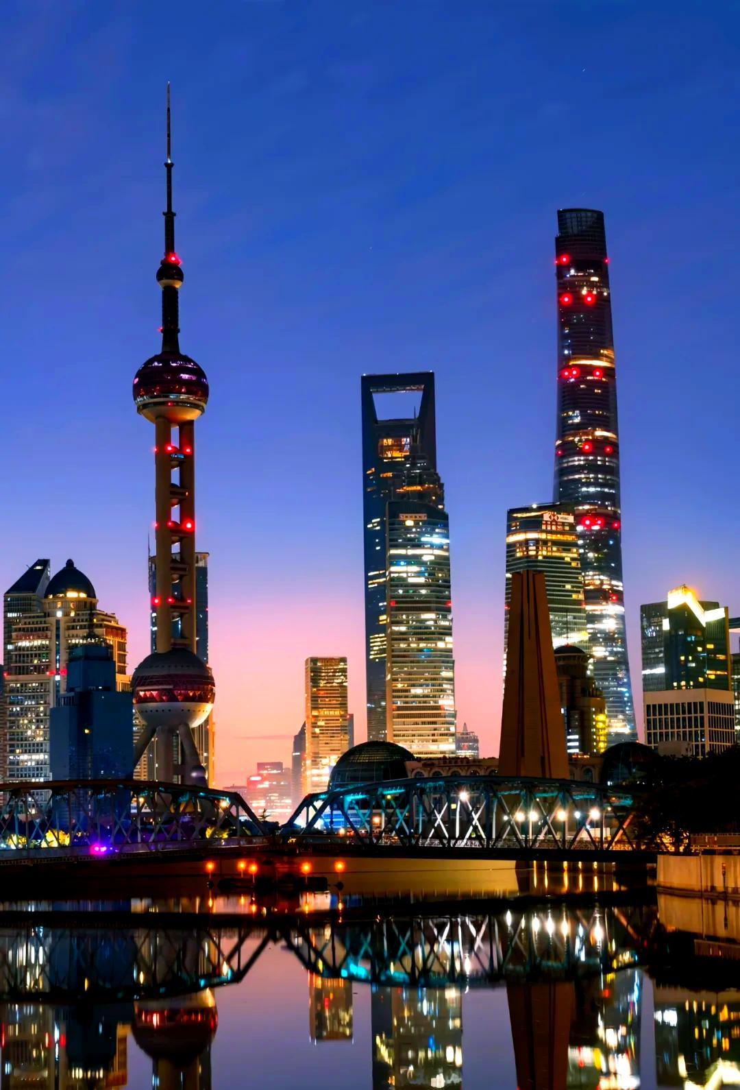 富裕精致的上海人，治愈了韩国人的“傲慢和偏见"到2025年年末，随着免签入境