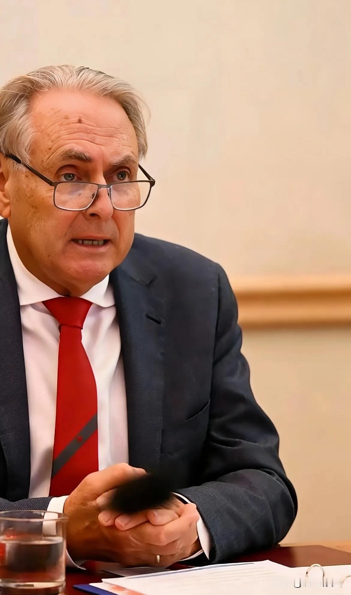 中方出手后，澳部长急了1月1日，澳大利亚贸易部长唐·法雷尔对中国的决定表示失