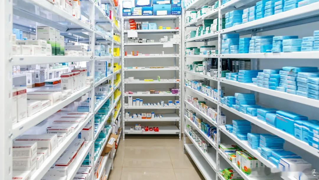 药进了医保却在医院买不到本来医保谈判降价是实打实的民生好事，大家都盼着常用药、救