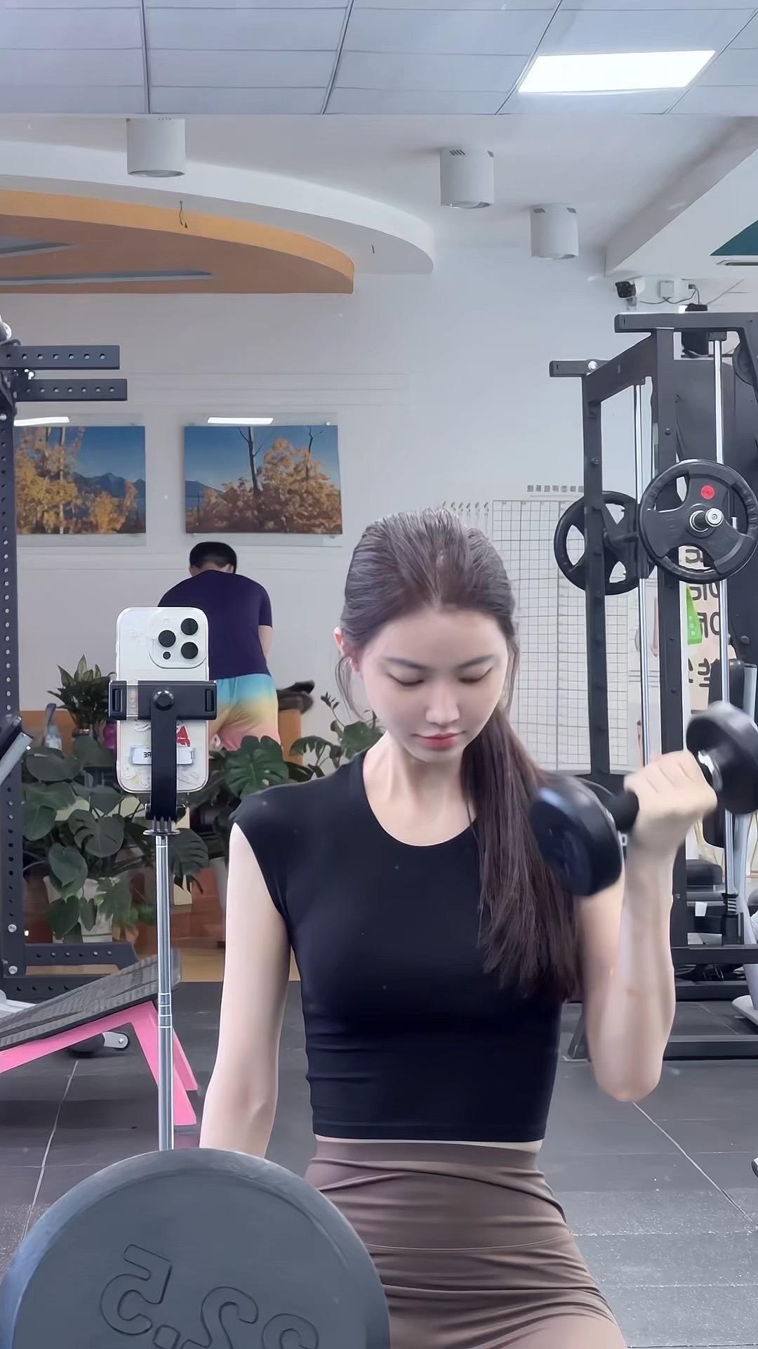 你好，可以看看吗？