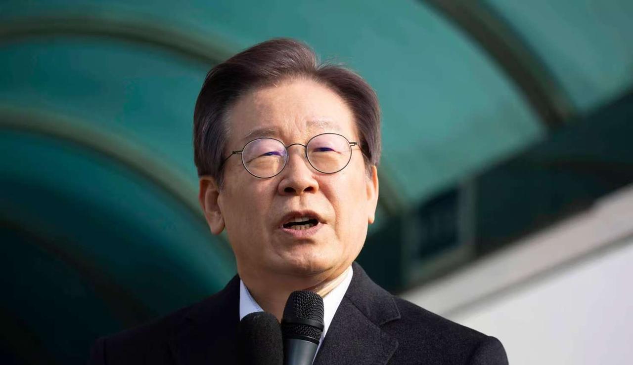 李在明180度猛调头，把日本排在中国前面，打出了“亲日”的旗号。李在明简直是完全