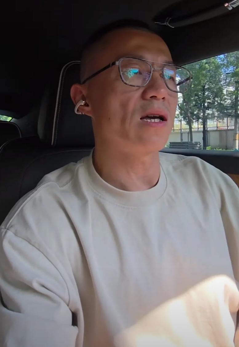 陈震:小米SUV使用车规级的芯片是没有问题的，但他为什么没有这样做？陈震今