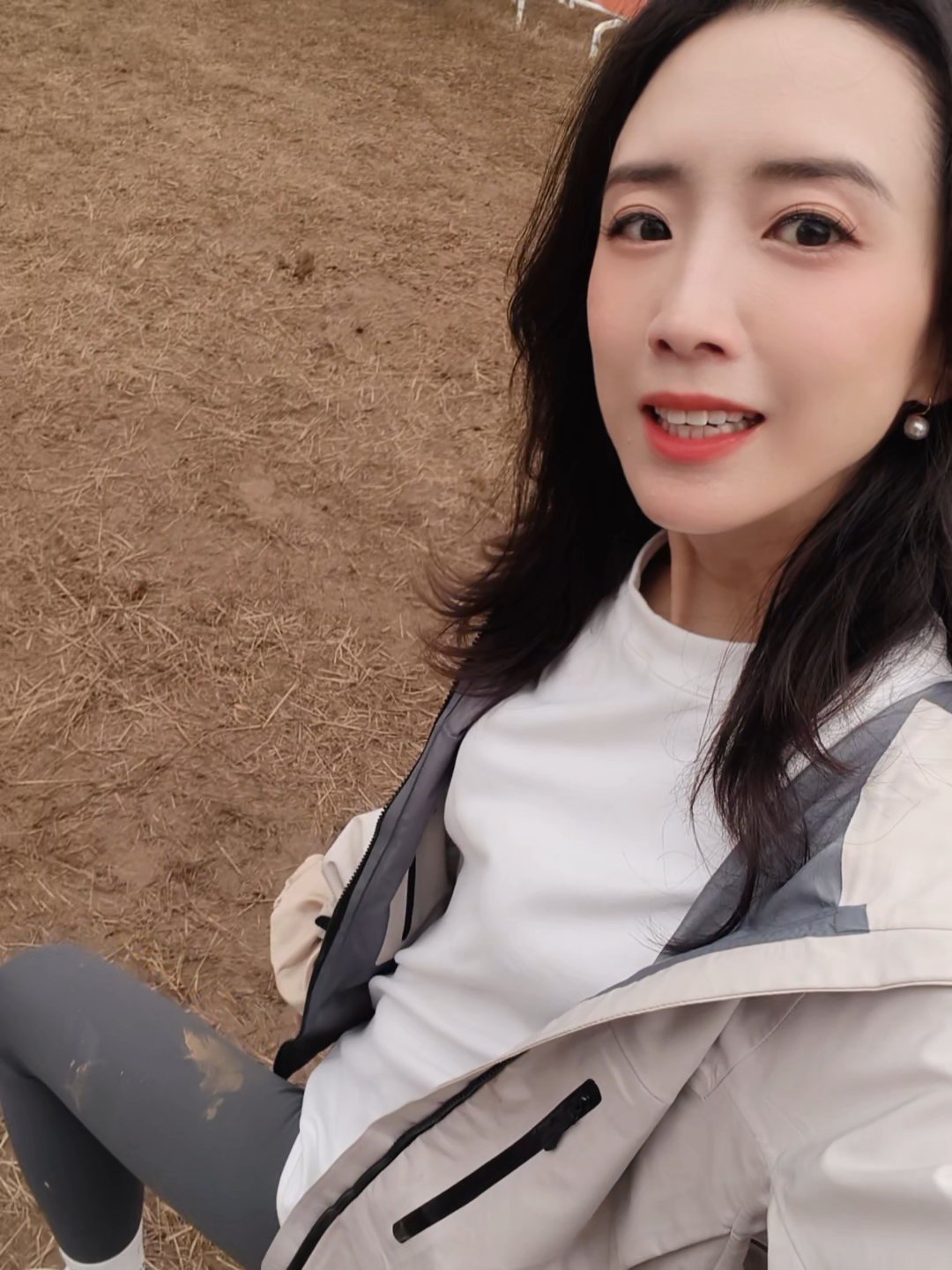 近况:感冒了……早上跑了个斯巴达勇士四公里……晚上出差了，没有行李明儿就回[吐舌头眯眼睛笑]