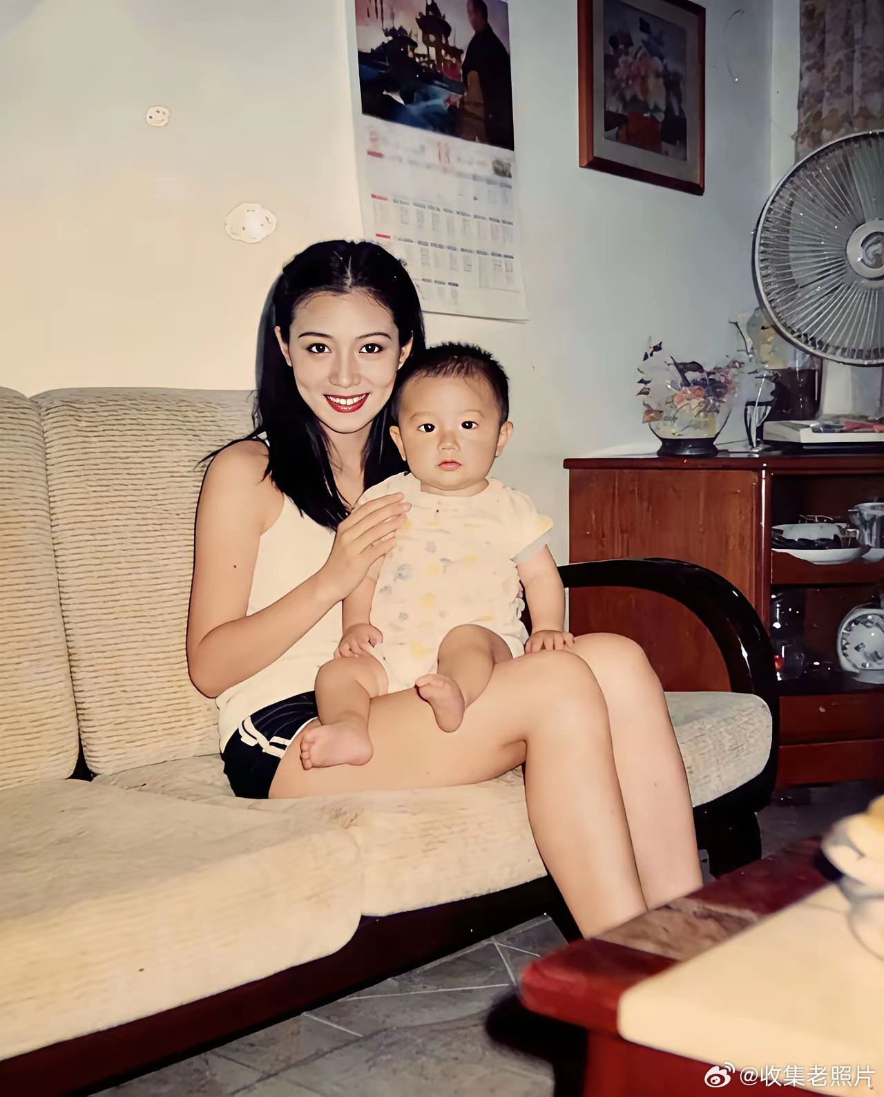 上世纪90年代，深圳的年轻妈妈。这气质，在当时算什么水平？