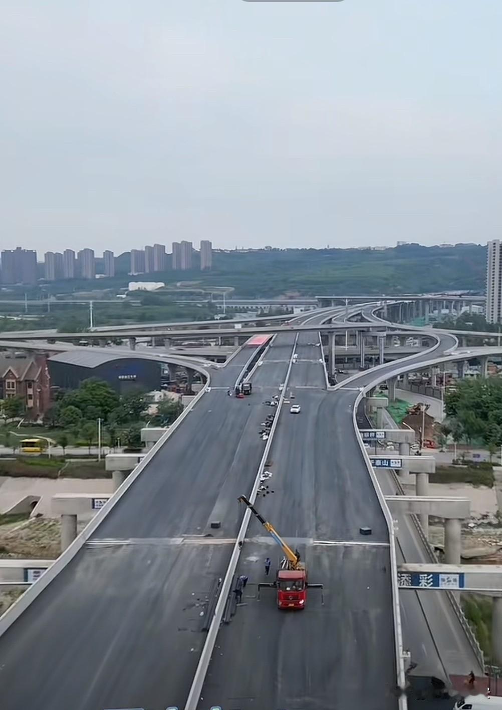 西安东站高架快速通道即将竣工西安东站高架快速通道衔接西安绕城高速与东南三