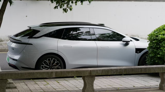 007GT提车日记智能驾驶：因为之前看的车是阿维塔，所以对华为的智驾能力有一