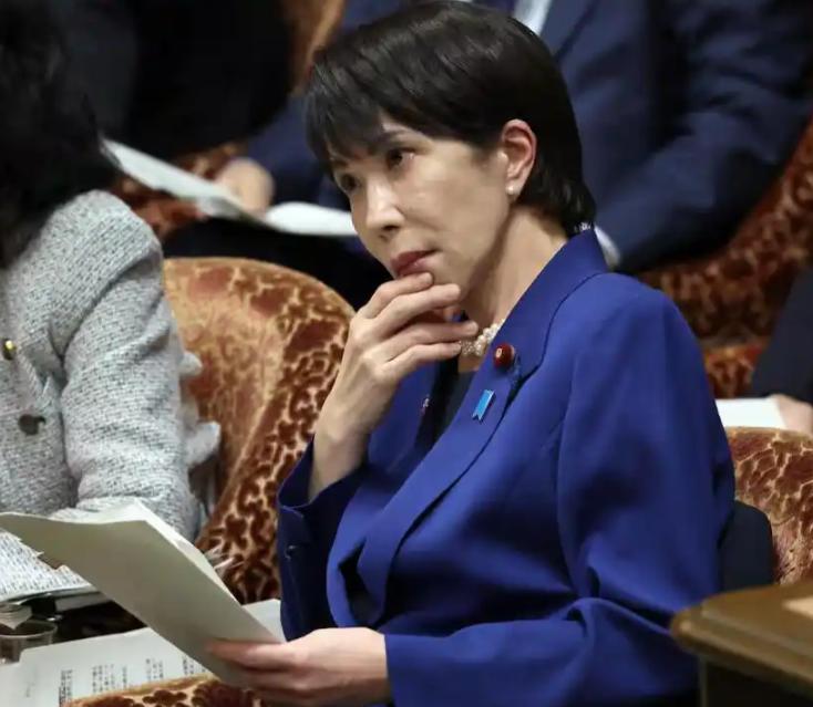 事态的走向彻底印证了此前的预判：高市早苗未来最大、最致命的外部压力，根本不在中方