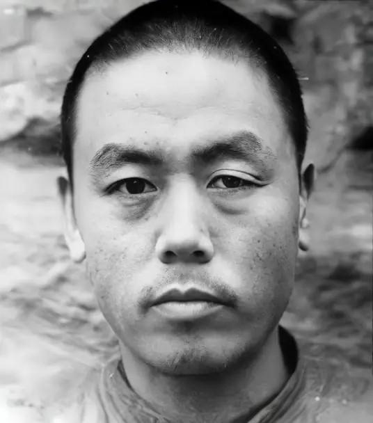 1955年，一位劳模兴冲冲赶到区政府领奖，刚踏进门就听见一声“杨进兴！”他条件反