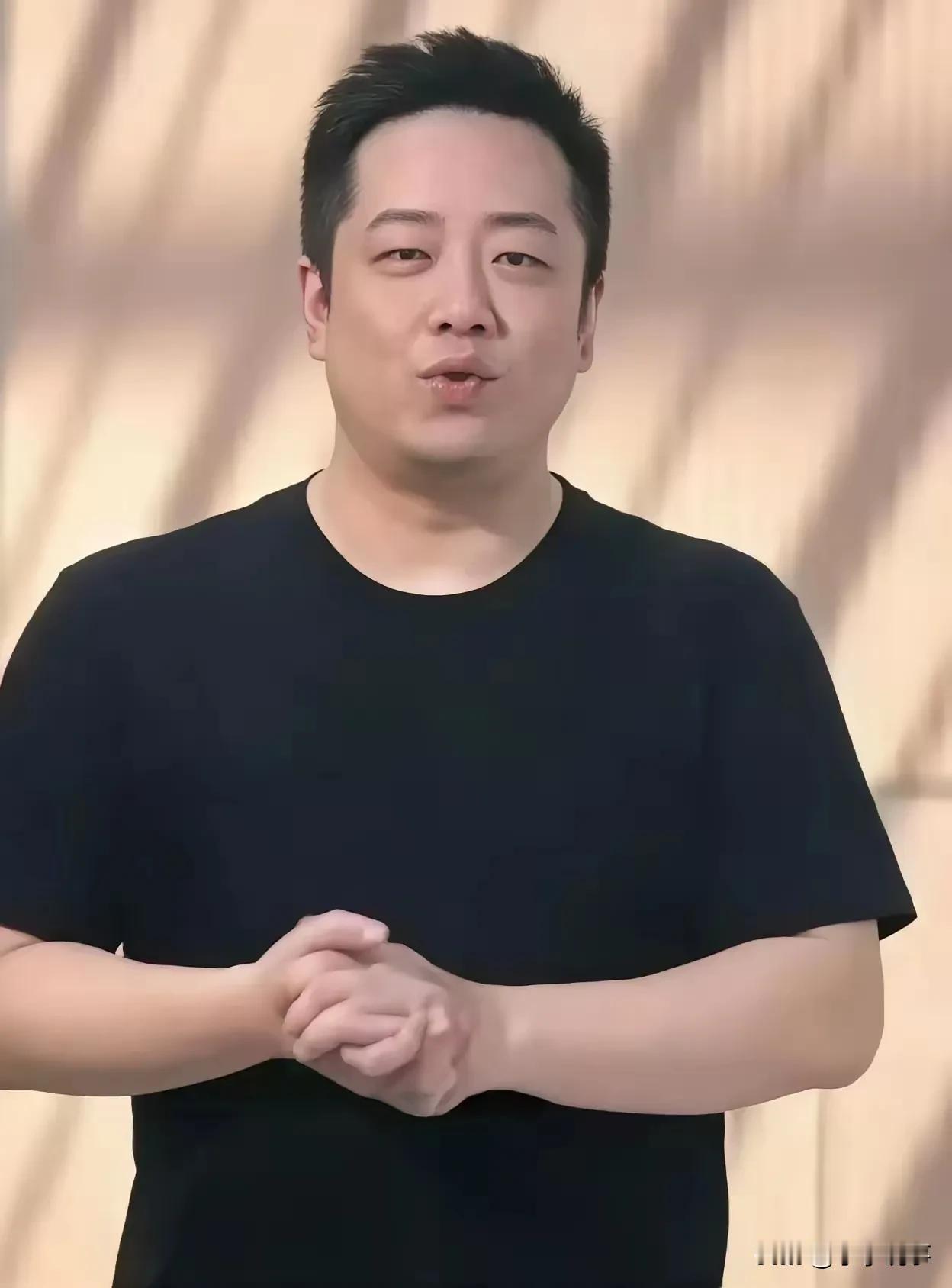 钉钉副总裁每天只睡5小时，扛不住内卷直接辞职，这件事撕开大厂藏不住的残酷现实。