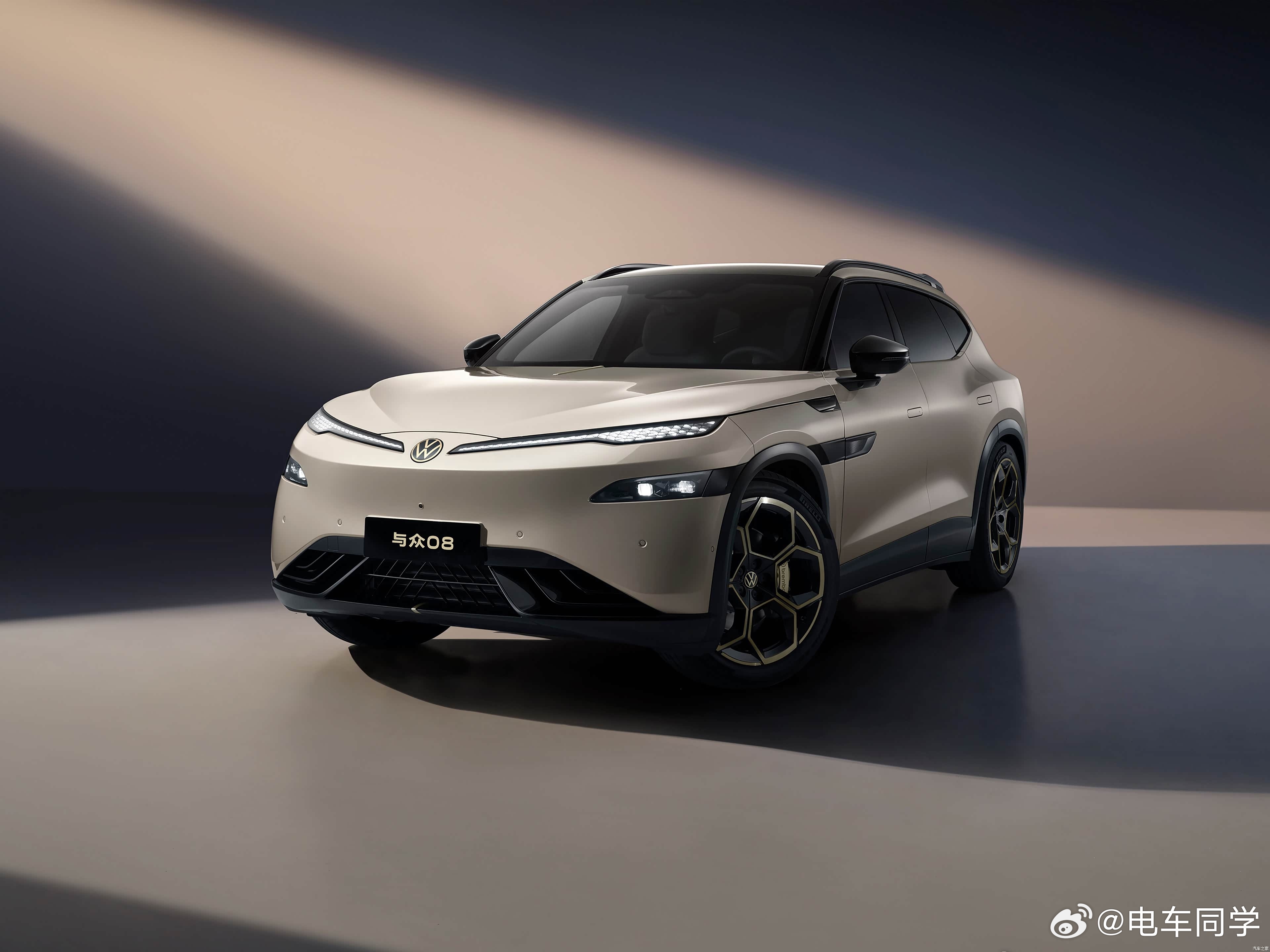 一晚上4个发布会…汇总一下价格和核心信息吧，全是官方刚公布的：零跑A10，6.5