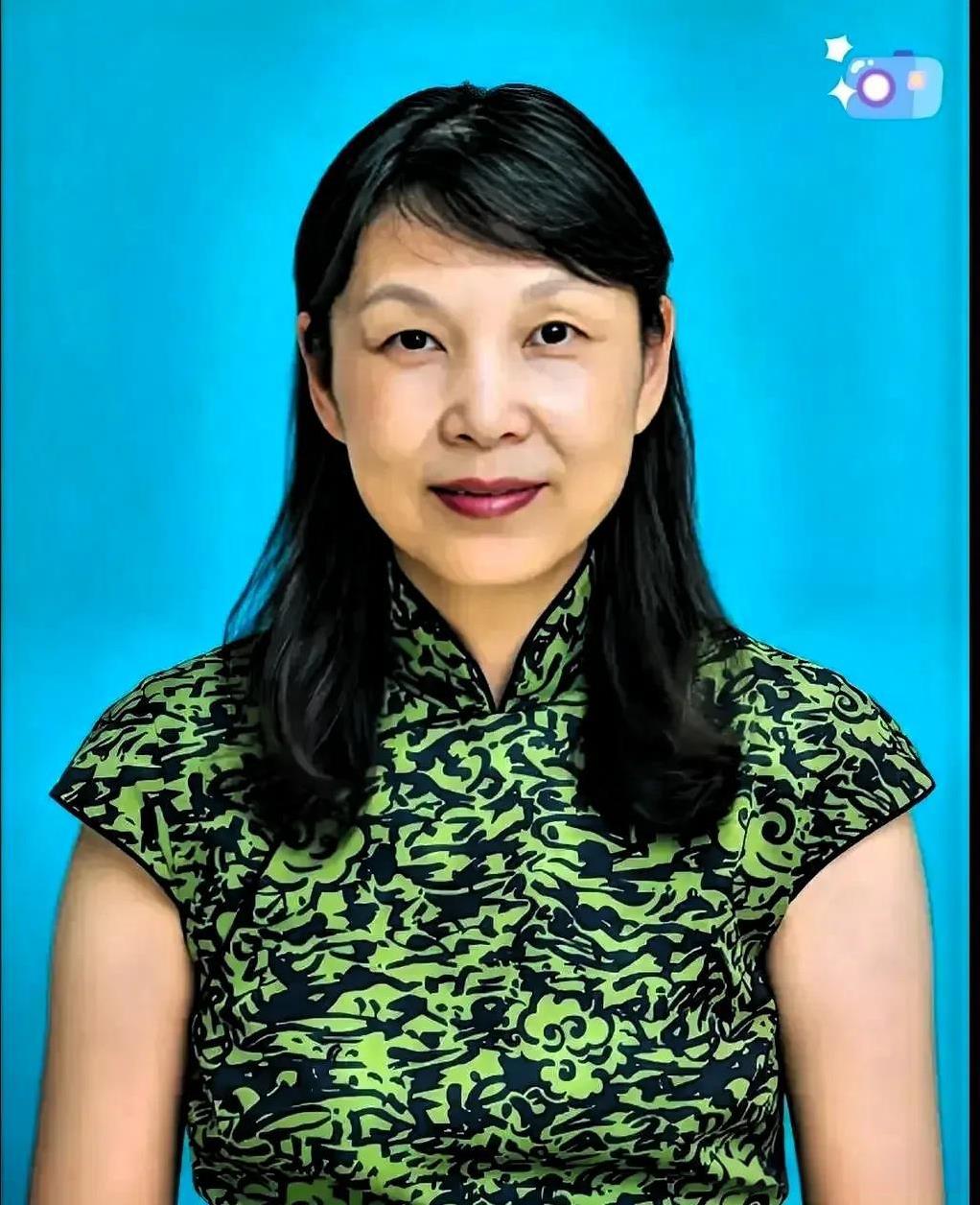 杜建英的的确确是摆错了位置，宗大小姐动用信托资金的确是狠，但那笔钱和宗家产业紧紧