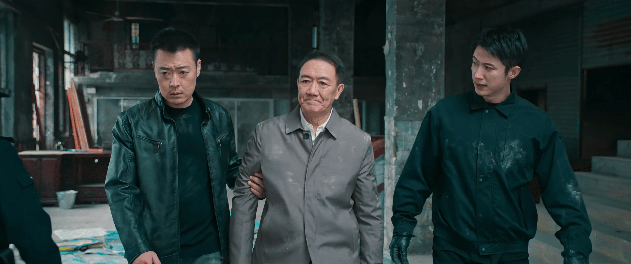 黄景瑜︱《罚罪2》︱第36集截修动图秦枫师徒三人联手在屋顶跑酷把徐丽案的元凶捉拿