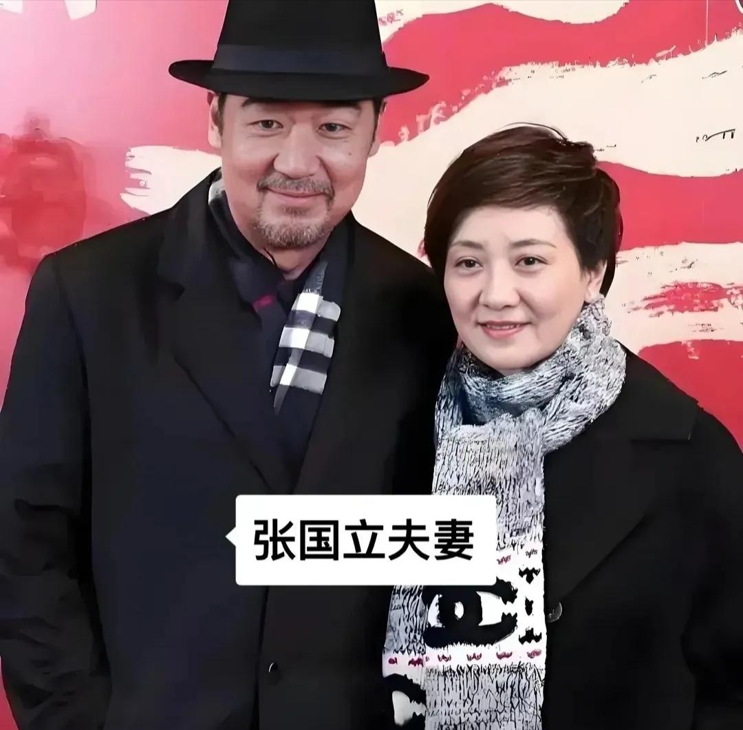 她们都是娱乐圈里的明星，他们也是在生活中重组家庭，她们不管是丈夫，还是妻子都是事