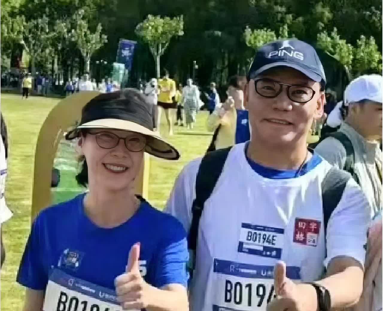 李国庆给所有男人提了个醒找媳妇不一定要年纪小的也不一定要漂亮的，