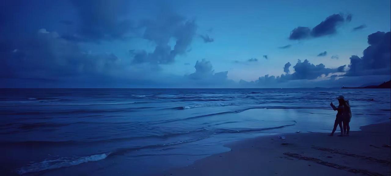 重新认识一个人好累。我懒得再跟别人一遍遍说我是谁我的名字我的生日在哪天我爱