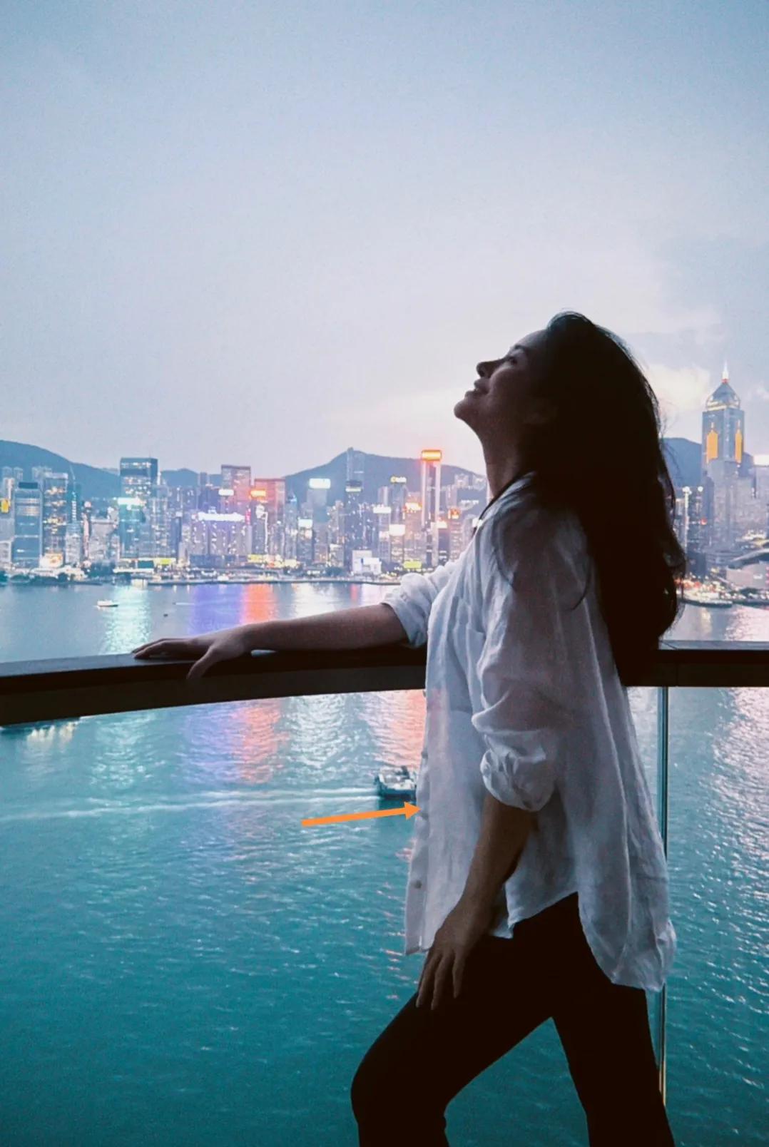 杨采钰疑似在香港产子，孕肚“不见了”，身材恢复如初真厉害啊。根据今天分享的照