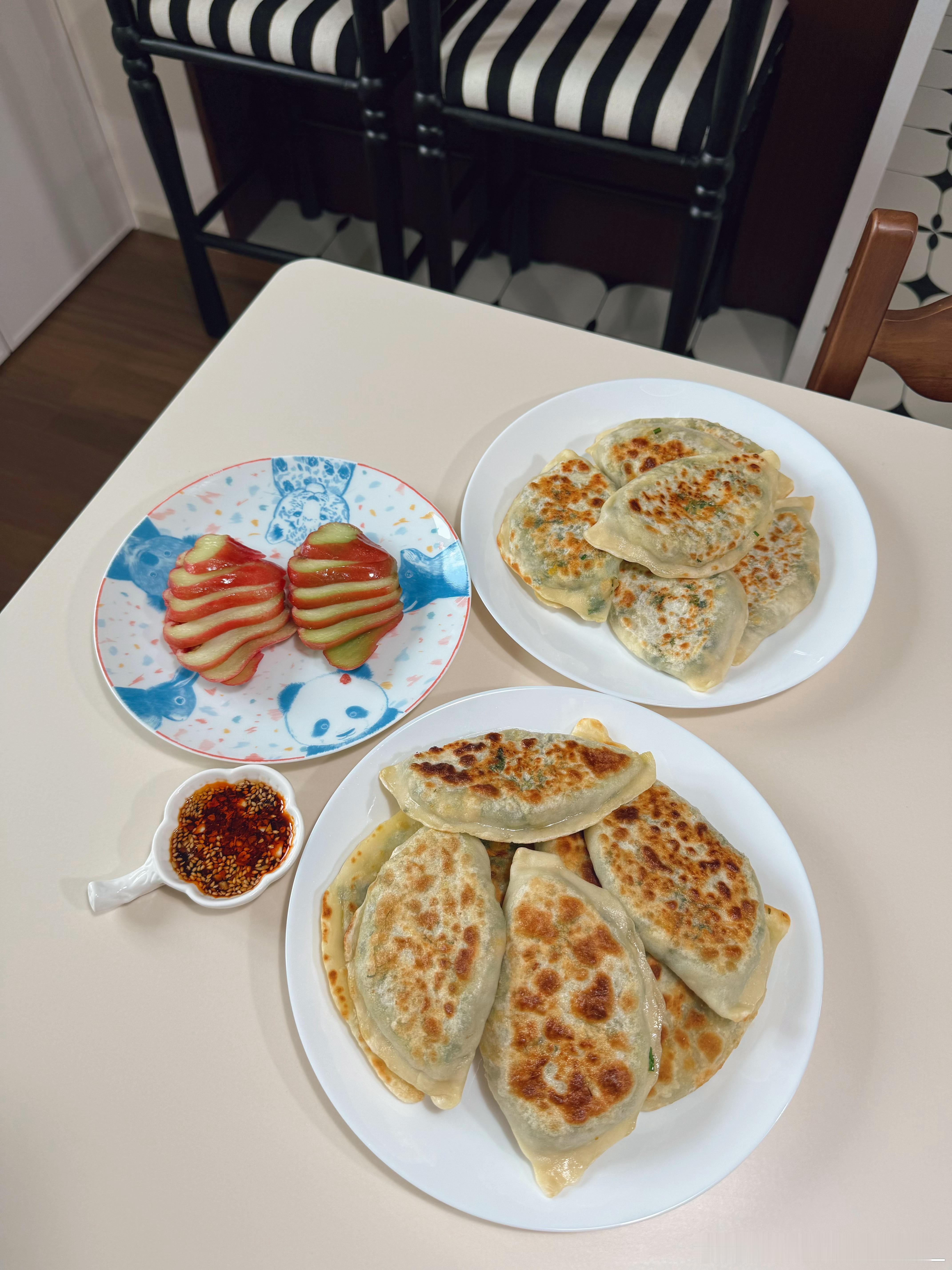 我妈烙的韭菜盒子
