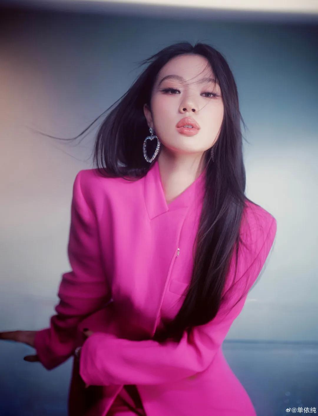 终于知道李荣浩为什么在单纯依存道歉后还要再发4连问了？原因很简单，不是因为单