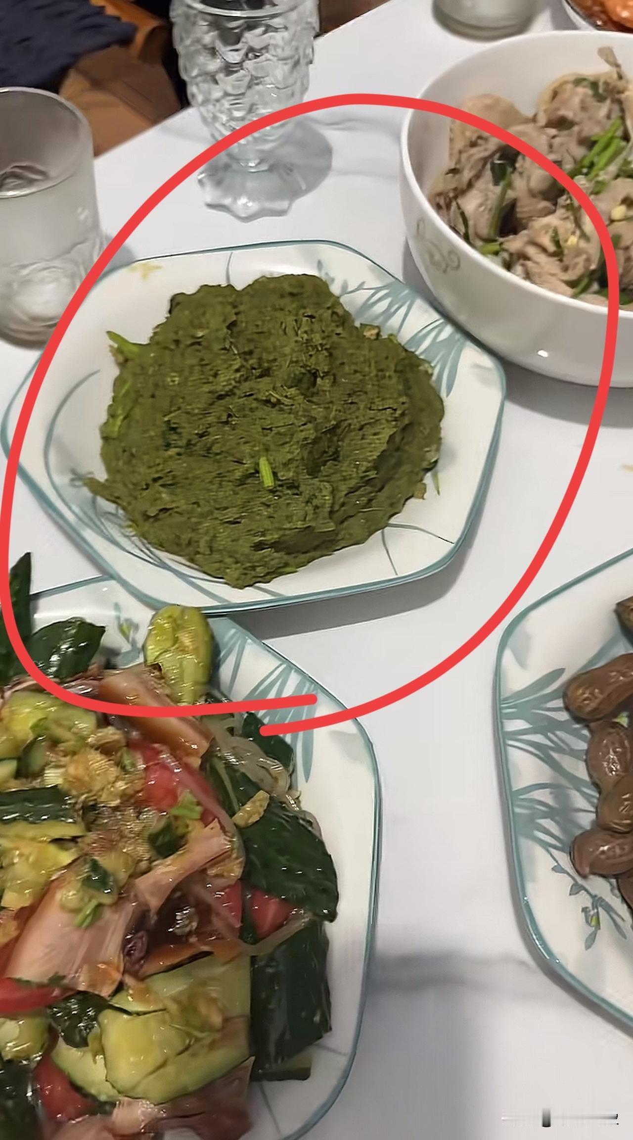 拿出这一道菜来，大家有认识的没？