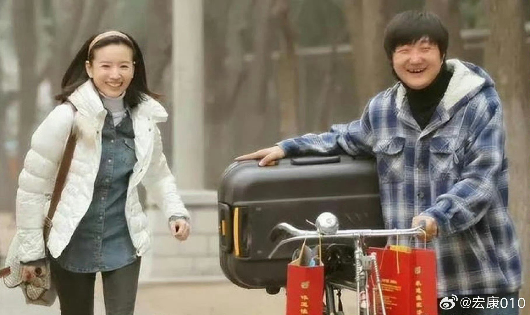 纯颜控的我到现在也不能理解她当年为什么会舍弃帅哥选择丑男。董洁王大治