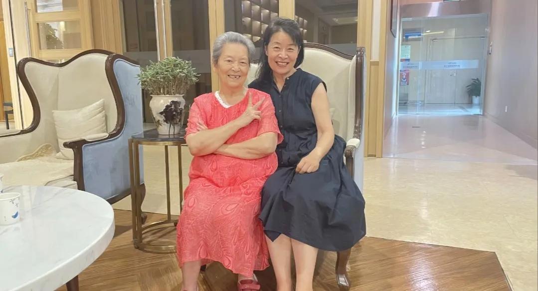 圈内最低调的星二代——顾艳，演过殷桃的妈妈、沙溢的妈妈、火灵圣母等角色。她今