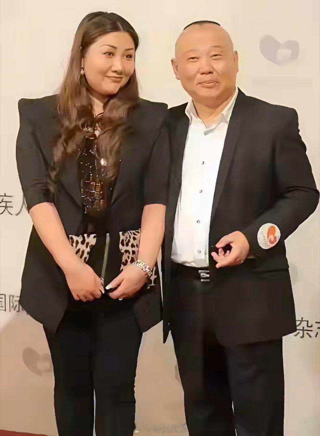 看到王惠老师年轻时的照片，真的会忍不住感慨岁月的力量。虽然现在的她身材和气质都发