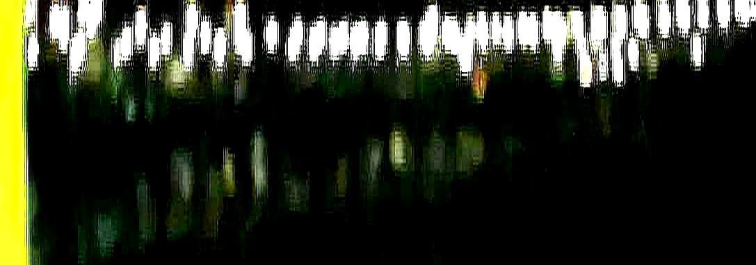 横店拍亲密戏，制片人竟在旁边备好了冰袋。男演员的手，从肩膀滑到腰。美国女演