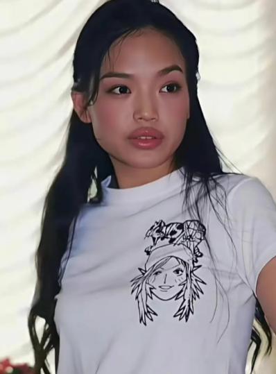 舒淇早期的嘟嘟唇！她当时就是因为嘴巴火的吧