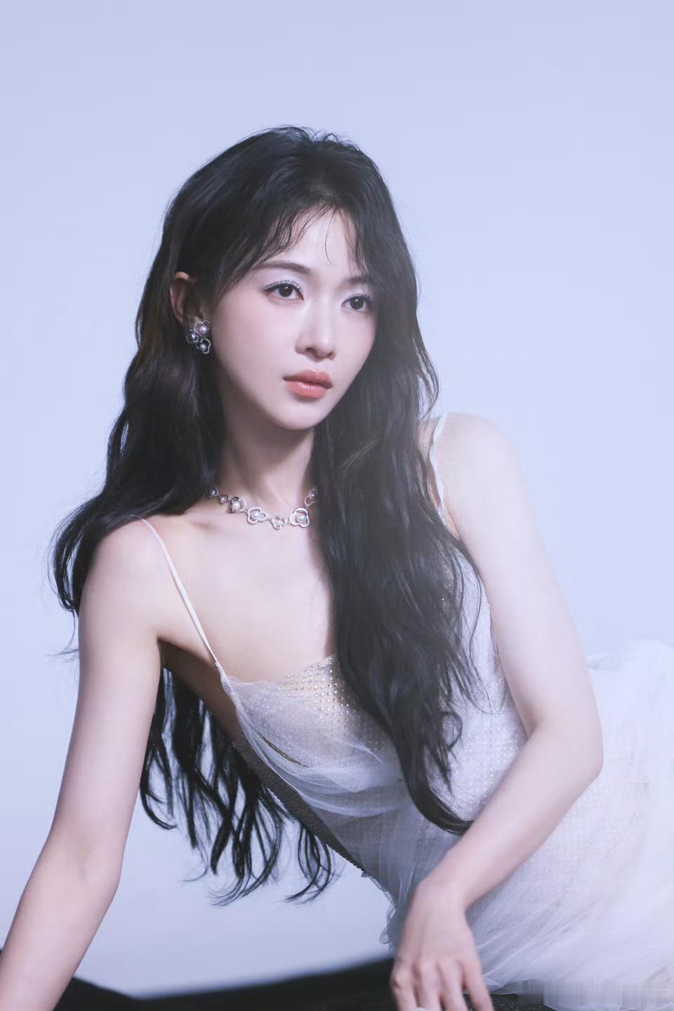 吴谨言35岁生日照太美了这个吴谨言生日快乐呀！​​​