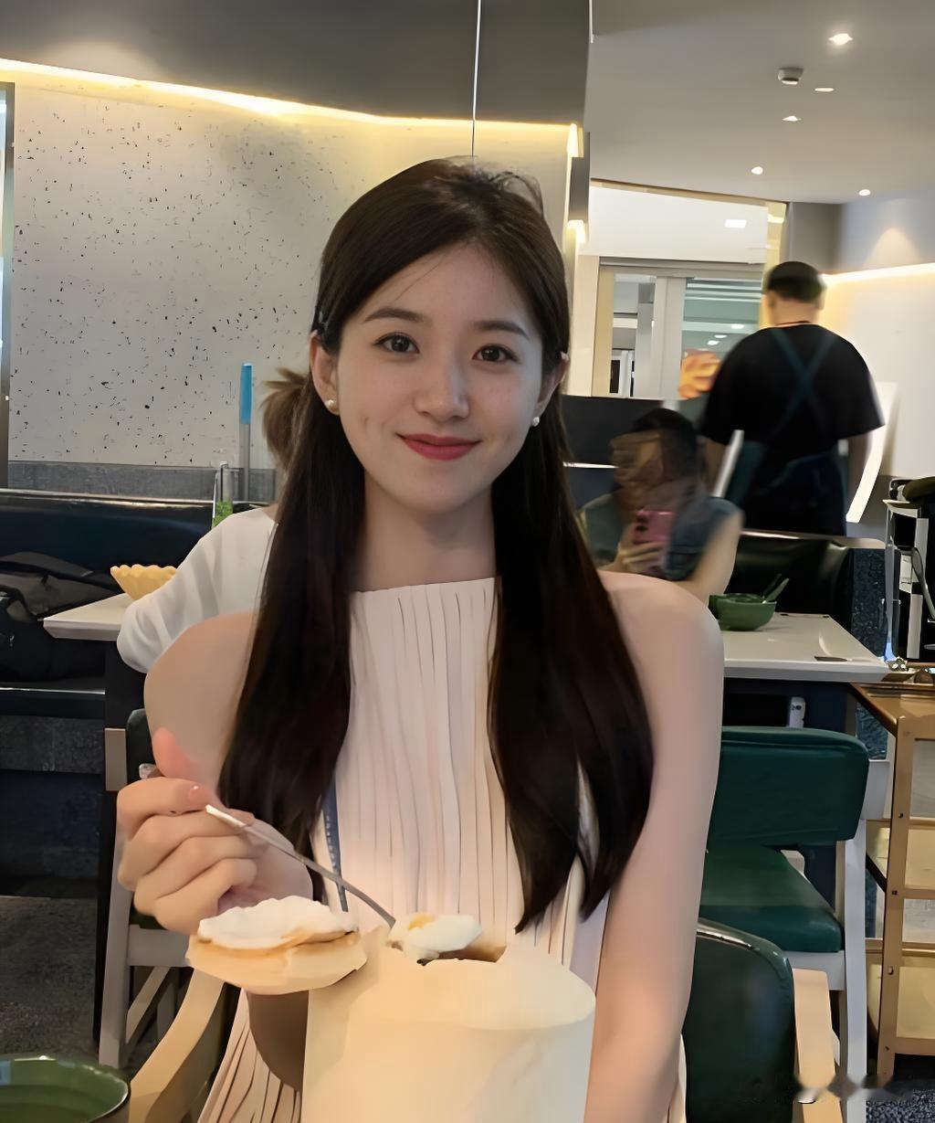 说实话，我身边那些独生女朋友，真没一个嫁得“划算”的。不是她们眼光高。是这代