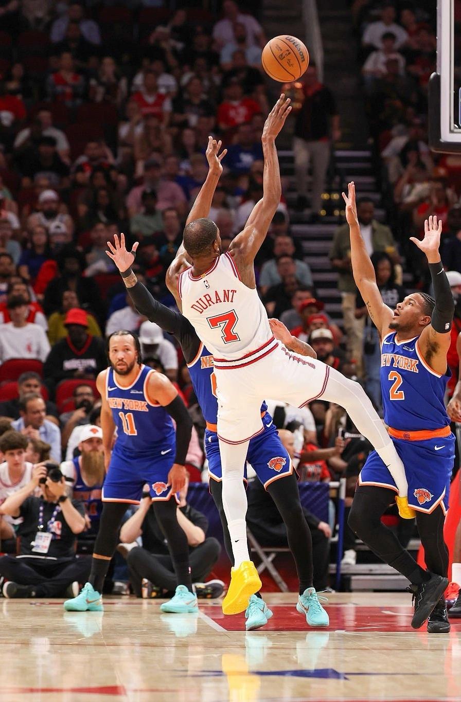 杜兰特今天“只”打了35分钟！更准确点是打了34分钟31秒，这个上场时间对于杜