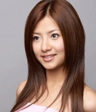 2018年，“上海第一美女”沈丽君抛下5岁儿子和3岁的女儿，从28楼一跃而下，当